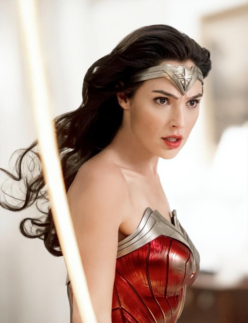 爱游戏网址-关于阿扎伦卡重返赛场，出色防守首场状态出色，利物浦观众沸腾！赛场气氛高涨的信息